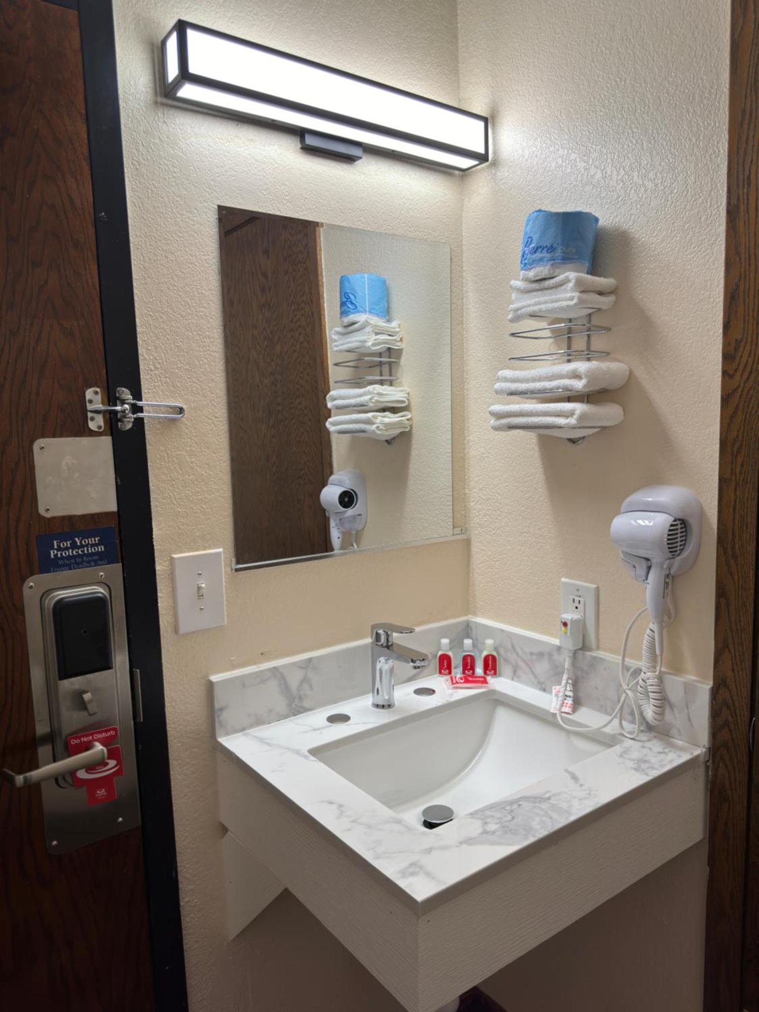 Econo Lodge Waite Park Ngoại thất bức ảnh