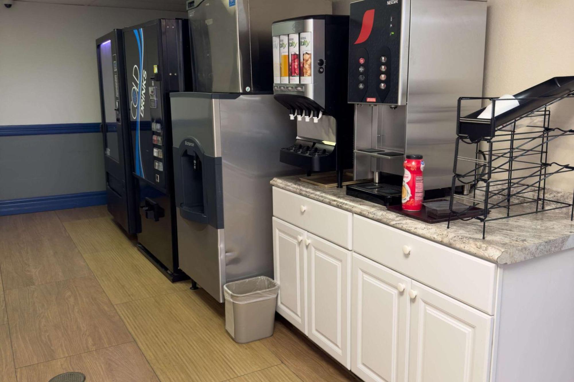 Econo Lodge Waite Park Ngoại thất bức ảnh