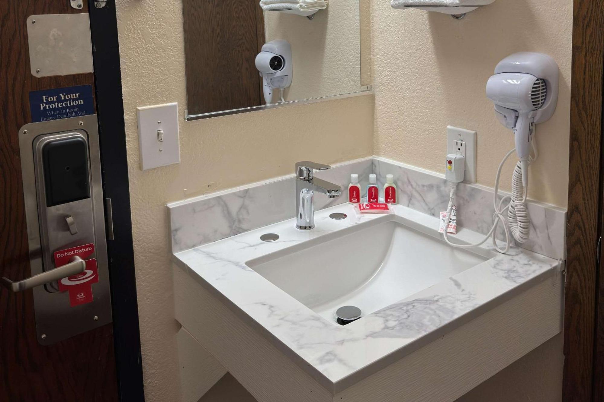 Econo Lodge Waite Park Ngoại thất bức ảnh