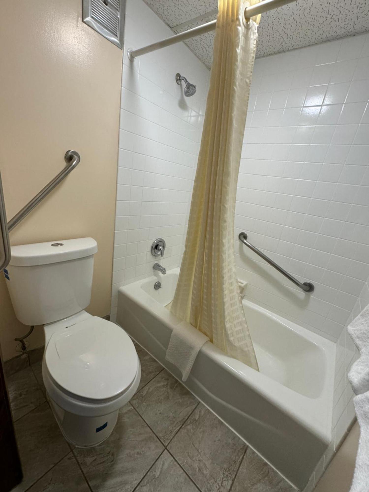Econo Lodge Waite Park Ngoại thất bức ảnh