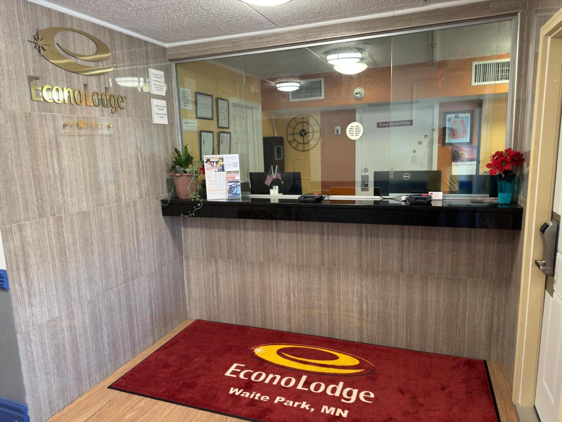 Econo Lodge Waite Park Ngoại thất bức ảnh