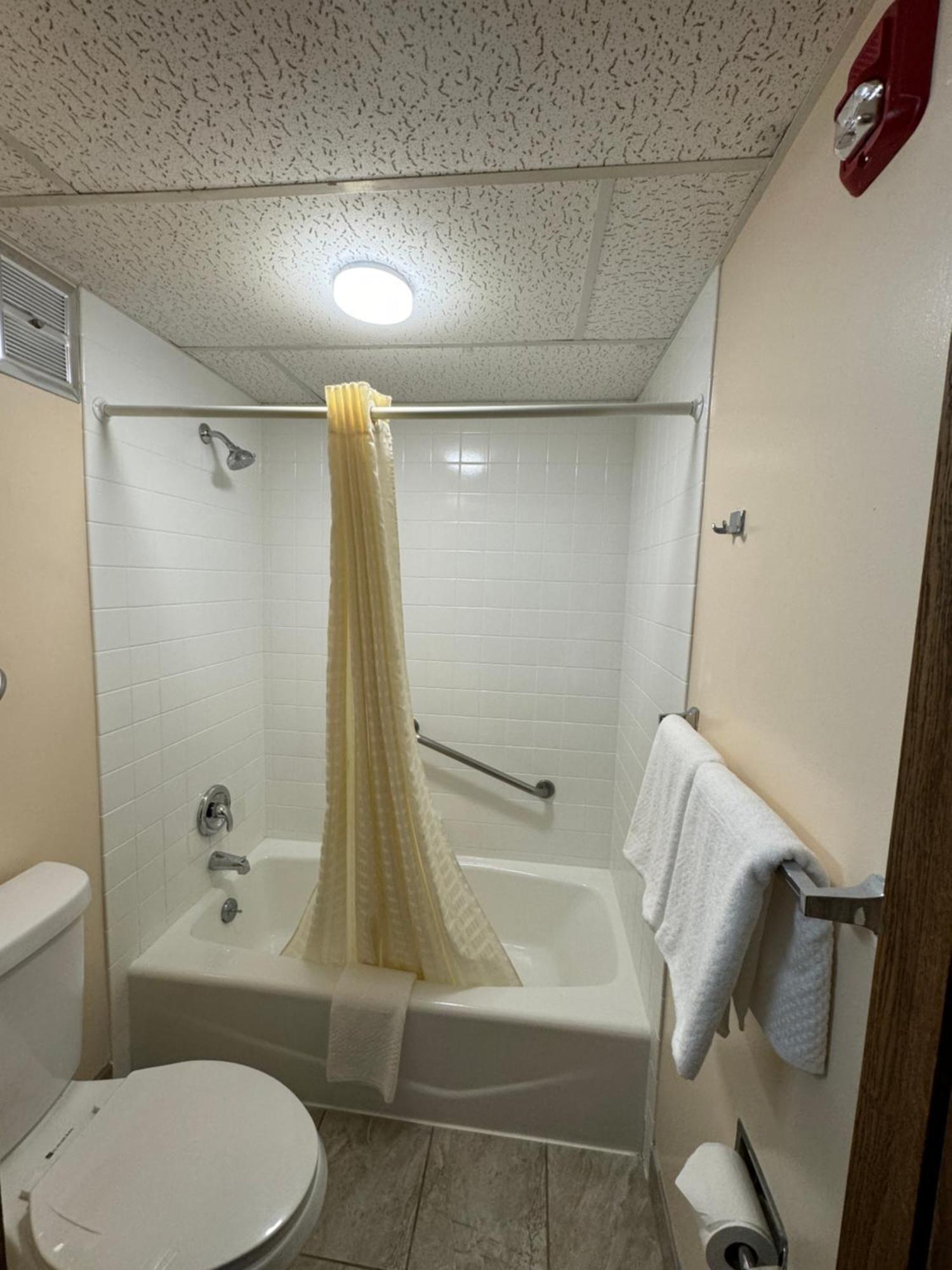Econo Lodge Waite Park Ngoại thất bức ảnh